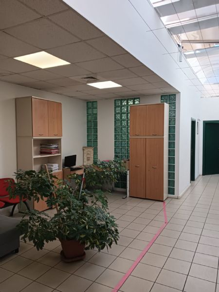 Vendita Ufficio In zona Viale Europa – Due Ponti, area servita, comoda ai parcheggi e vicina ai principali servizi...